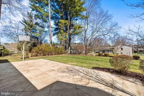 Exterior - 14801 Cobblestone Dr, Silver Spring, MD 20905 photo 3 of 4