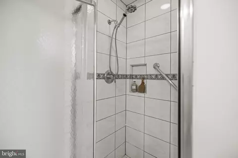 Bath - 14801 Cobblestone Dr, Silver Spring, MD 20905 photo 2 of 5