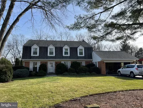 9913 Hall Rd, Potomac, MD 20854