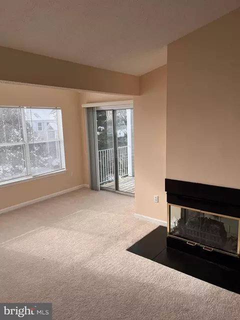 Living - 2802 Clear Shot Dr #12-36, Silver Spring, MD 20906 photo 2 of 7