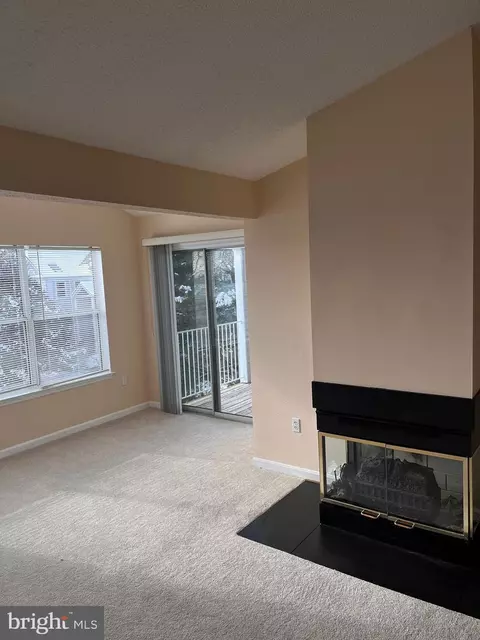 Living - 2802 Clear Shot Dr #12-36, Silver Spring, MD 20906 photo 3 of 7