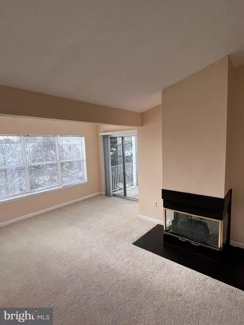 Living - 2802 Clear Shot Dr #12-36, Silver Spring, MD 20906 photo 4 of 7