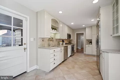Kitchen - 315 Ellsworth Dr, Silver Spring, MD 20910 photo 4 of 5