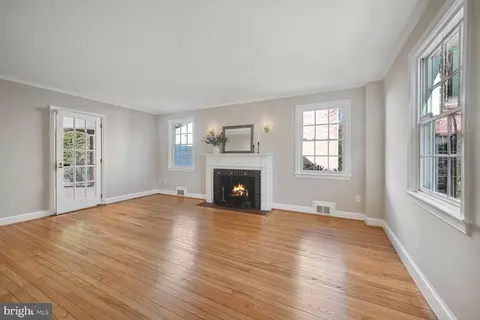 Living - 315 Ellsworth Dr, Silver Spring, MD 20910 photo 1 of 3