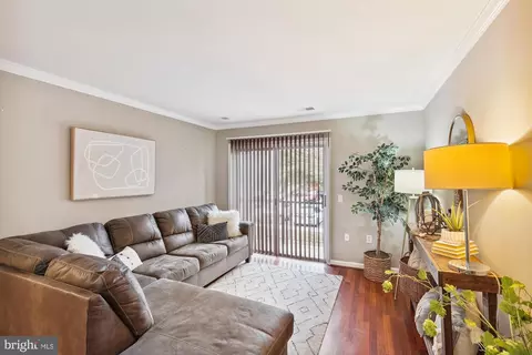 18316 Streamside Dr #204, Gaithersburg, MD 20879