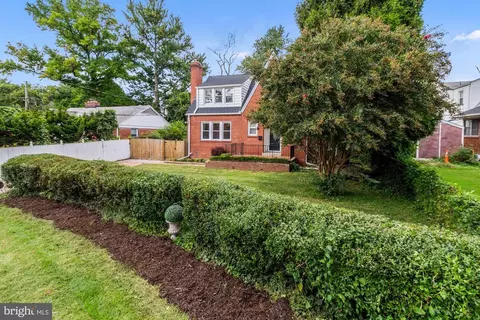 305 Dearborn Ave, Silver Spring, MD 20901 photo 2