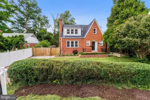 305 Dearborn Ave, Silver Spring, MD 20901