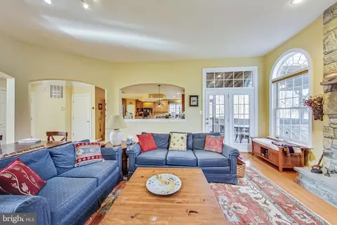 Living - 204 Quaint Acres Dr, Silver Spring, MD 20904 photo 5 of 13