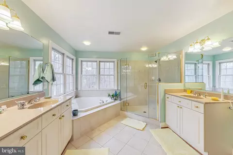Bath - 204 Quaint Acres Dr, Silver Spring, MD 20904 photo 4 of 9
