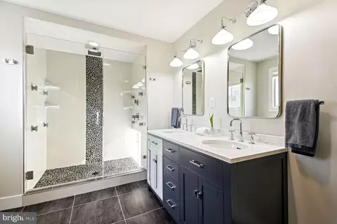 Bath - 11534 Soward Dr, Silver Spring, MD 20902 photo 3 of 5