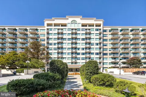 5450 Whitley Park Ter #512, Bethesda, MD 20814