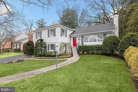 5512 Ridgefield Rd, Bethesda, MD 20816