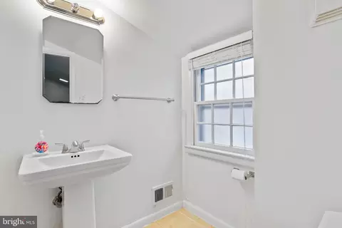 2606 Newton St, Silver Spring, MD 20902 photo 23