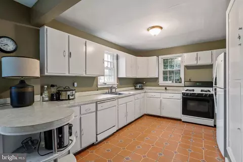 2606 Newton St, Silver Spring, MD 20902 photo 8