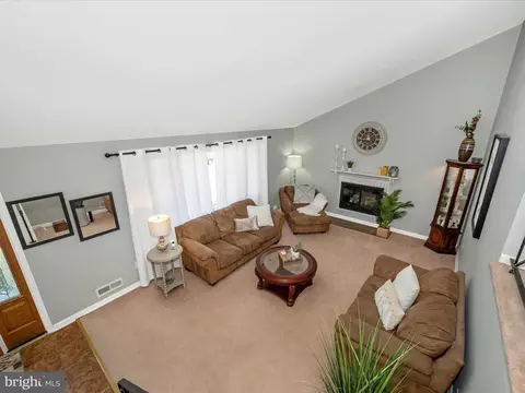 Living - 13206 Bluhill Rd, Silver Spring, MD 20906 photo 2 of 13