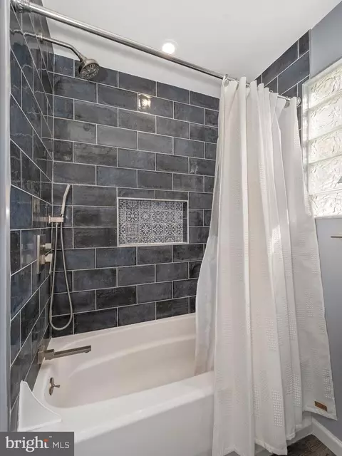Bath - 13206 Bluhill Rd, Silver Spring, MD 20906 photo 3 of 4