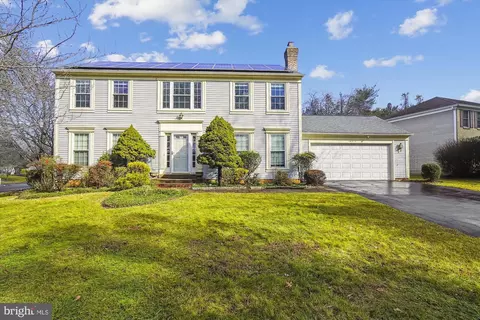 18917 Cross Country Ln, Gaithersburg, MD 20879