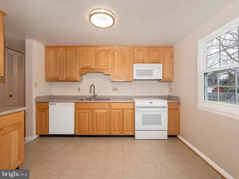 19113 Hempstone Ave, Poolesville, MD 20837 photo 13