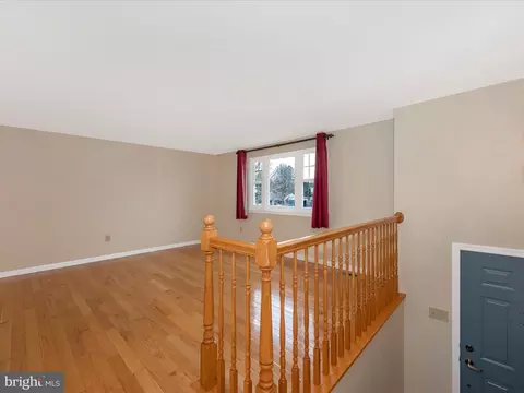 19113 Hempstone Ave, Poolesville, MD 20837 photo 5