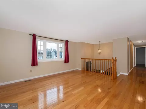 19113 Hempstone Ave, Poolesville, MD 20837 photo 8
