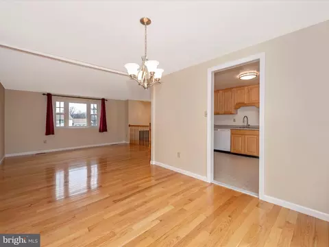 19113 Hempstone Ave, Poolesville, MD 20837 photo 12