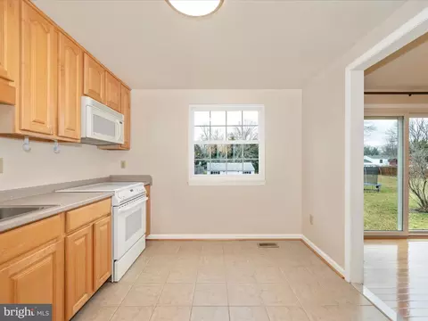 19113 Hempstone Ave, Poolesville, MD 20837 photo 17