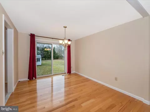 19113 Hempstone Ave, Poolesville, MD 20837 photo 10