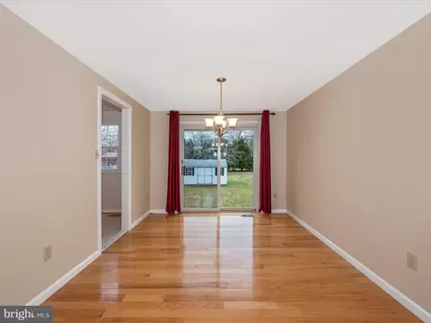 19113 Hempstone Ave, Poolesville, MD 20837 photo 11