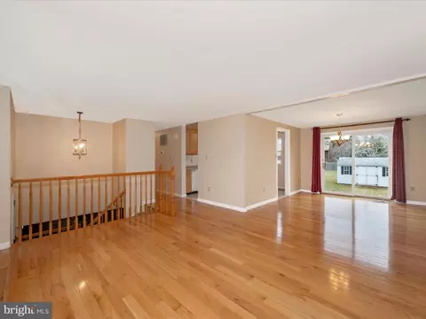 19113 Hempstone Ave, Poolesville, MD 20837 photo 9