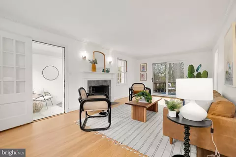 Living - 1603 Dale Dr, Silver Spring, MD 20910 photo 3 of 5