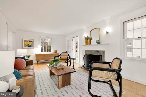 Living - 1603 Dale Dr, Silver Spring, MD 20910 photo 1 of 5