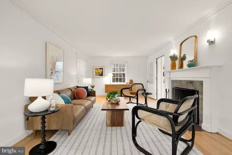 Living - 1603 Dale Dr, Silver Spring, MD 20910 photo 2 of 5