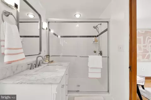 Bath - 1603 Dale Dr, Silver Spring, MD 20910 photo 3 of 5