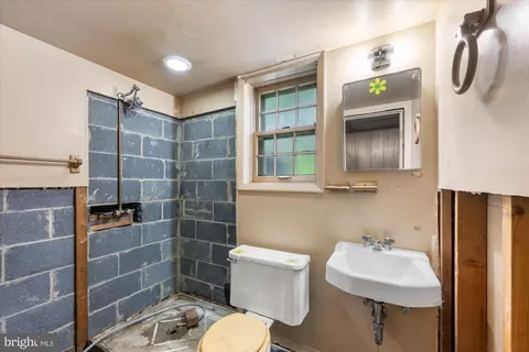 Bath - 12503 Barbara Rd, Silver Spring, MD 20906 photo 2 of 2