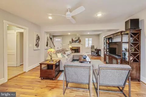 Living - 10134 Greenock Rd, Silver Spring, MD 20901 photo 4 of 6