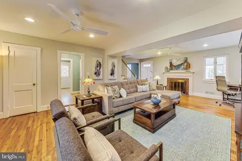 Living - 10134 Greenock Rd, Silver Spring, MD 20901 photo 3 of 6