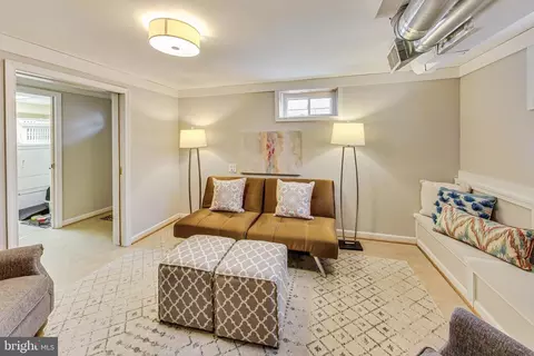 Living - 10134 Greenock Rd, Silver Spring, MD 20901 photo 6 of 6