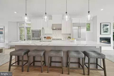 4010 Knowles Ave, Kensington, MD 20895
