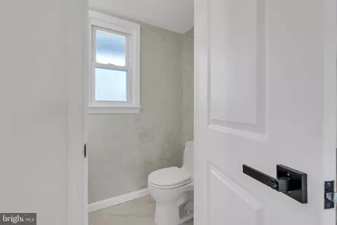616 Hyde Rd, Silver Spring, MD 20902 photo 5