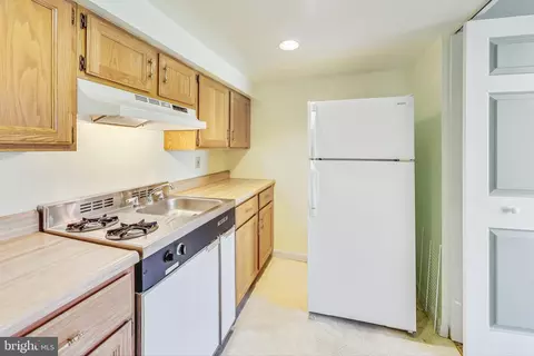 Kitchen - 14008 Wagon Way, Silver Spring, MD 20906 photo 3 of 8