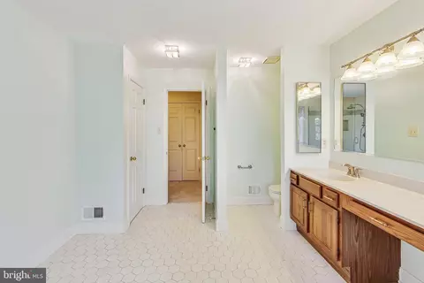Bath - 14008 Wagon Way, Silver Spring, MD 20906 photo 2 of 8