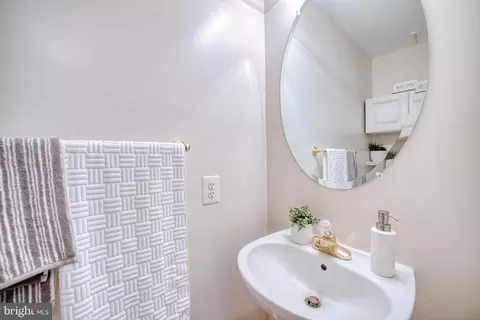 1804 Carters Grove Dr, Silver Spring, MD 20904 photo 9
