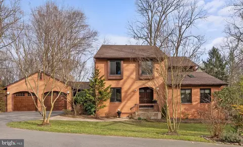8017 Cypress Grove Ln, Cabin John, MD 20818