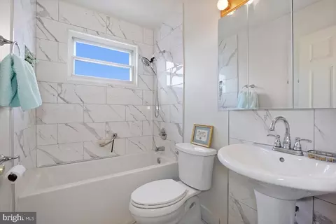Bath - 12815 Bluhill Rd, Silver Spring, MD 20906 photo 2 of 4