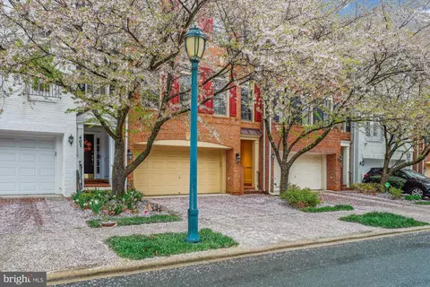 409 Oak Knoll Ter, Rockville, MD 20850