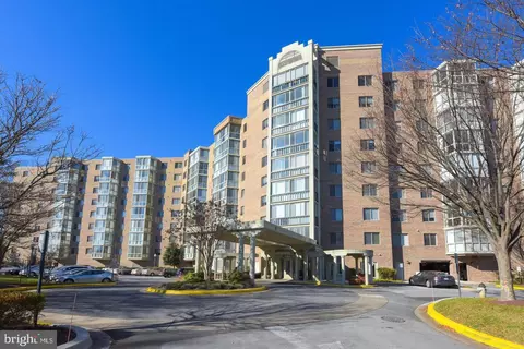3005 S Leisure World Blvd #716, Silver Spring, MD 20906