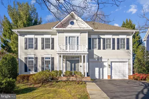 5709 Trafton Pl, Bethesda, MD 20817
