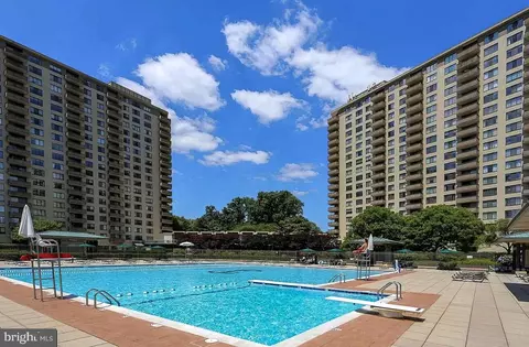 5225 Pooks Hill Rd #202S, Bethesda, MD 20814