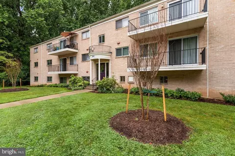 10607 Montrose Ave #204, Bethesda, MD 20814