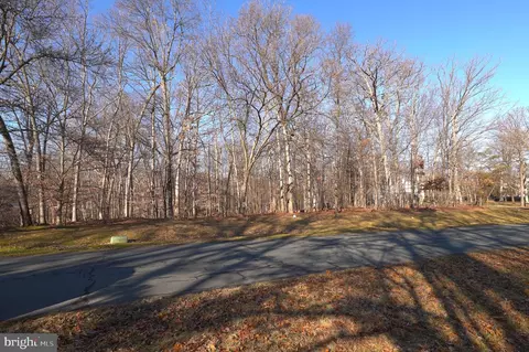 10604 Willowbrook Dr, Potomac, MD 20854 photo 3